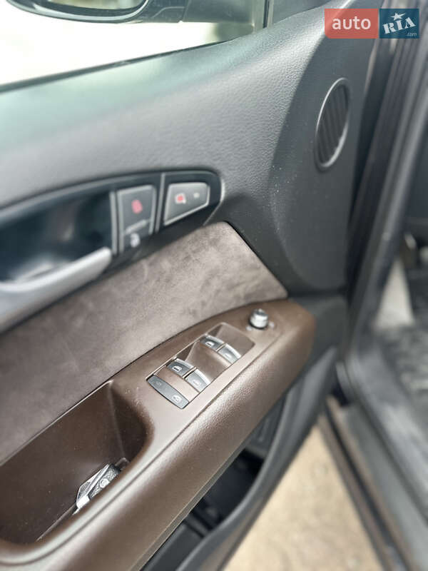 Внедорожник / Кроссовер Audi Q7 2010 в Черняхове