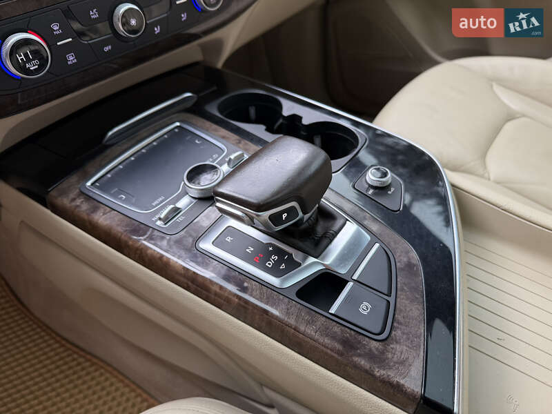 Внедорожник / Кроссовер Audi Q7 2017 в Львове