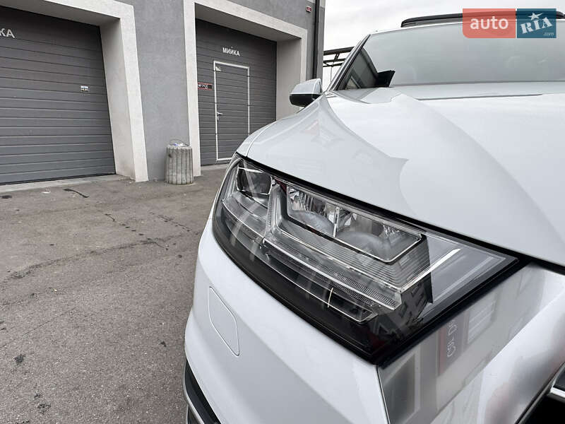 Внедорожник / Кроссовер Audi Q7 2016 в Виннице