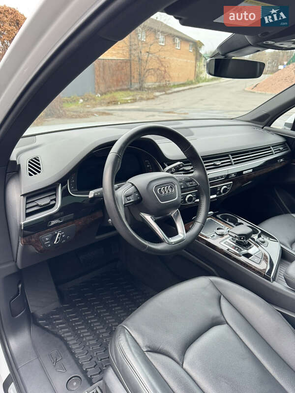 Внедорожник / Кроссовер Audi Q7 2016 в Виннице