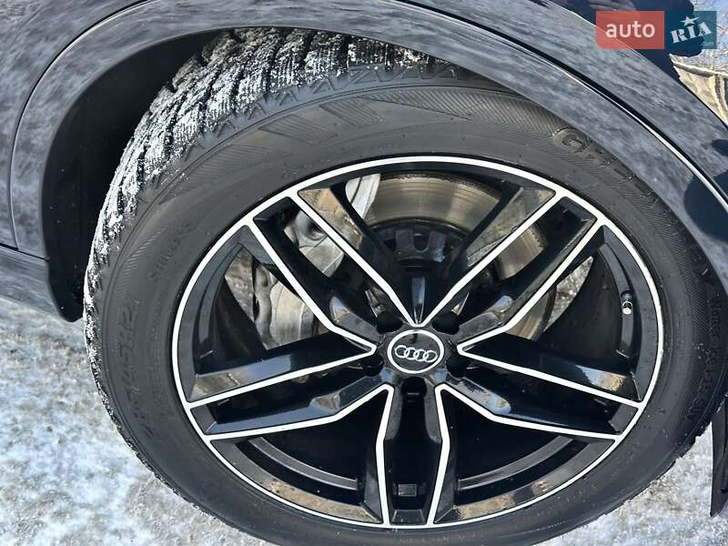 Внедорожник / Кроссовер Audi Q7 2017 в Киеве