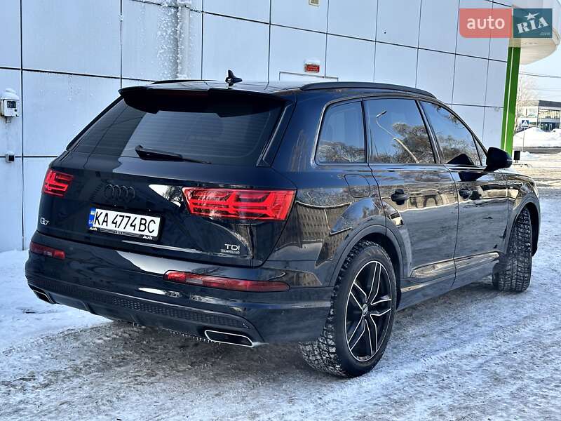 Внедорожник / Кроссовер Audi Q7 2017 в Киеве