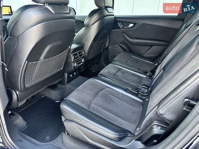 Внедорожник / Кроссовер Audi Q7 2017 в Киеве