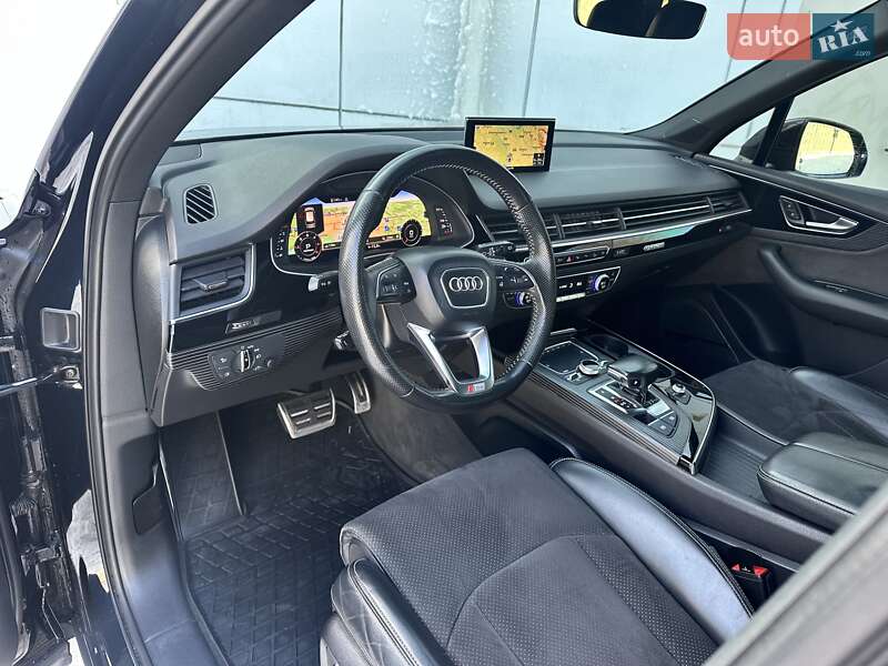 Внедорожник / Кроссовер Audi Q7 2017 в Киеве