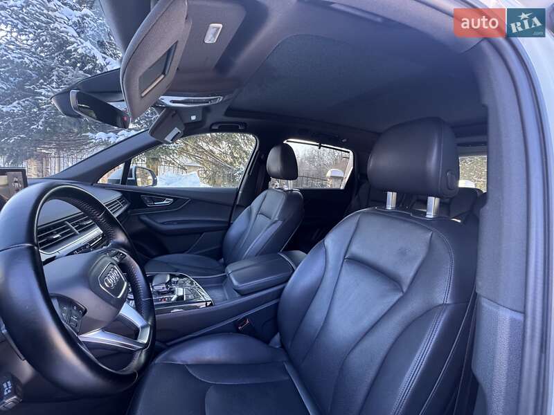 Внедорожник / Кроссовер Audi Q7 2017 в Черновцах