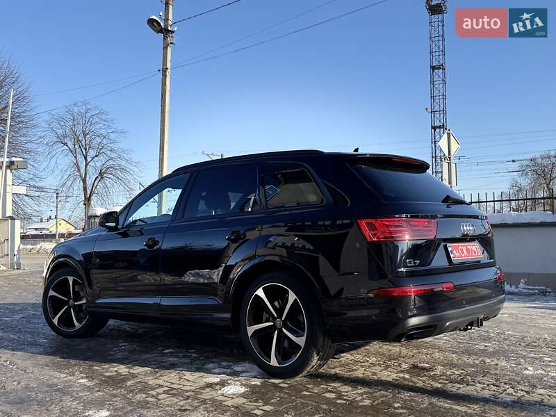 Позашляховик / Кросовер Audi Q7 2018 в Дрогобичі