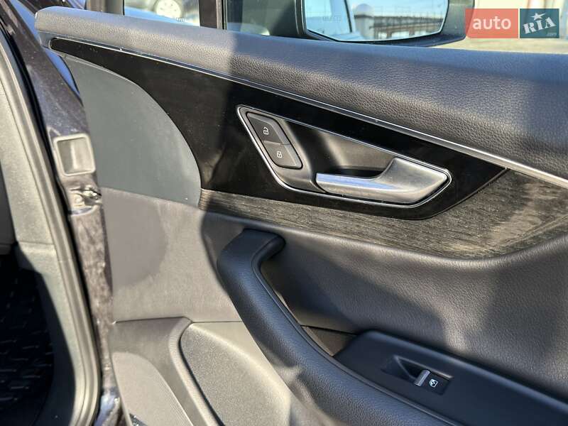 Позашляховик / Кросовер Audi Q7 2018 в Дрогобичі