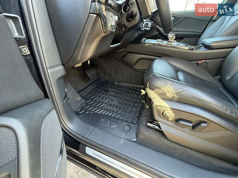Позашляховик / Кросовер Audi Q7 2018 в Дрогобичі