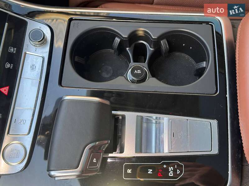 Внедорожник / Кроссовер Audi Q7 2020 в Киеве