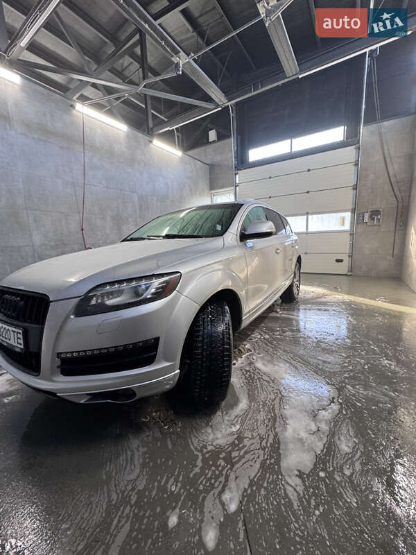 Внедорожник / Кроссовер Audi Q7 2015 в Подольске