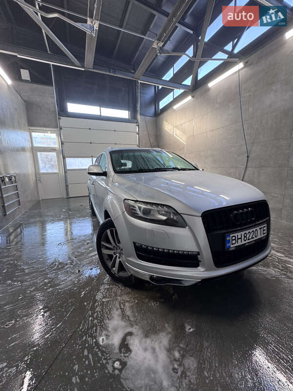 Внедорожник / Кроссовер Audi Q7 2015 в Подольске