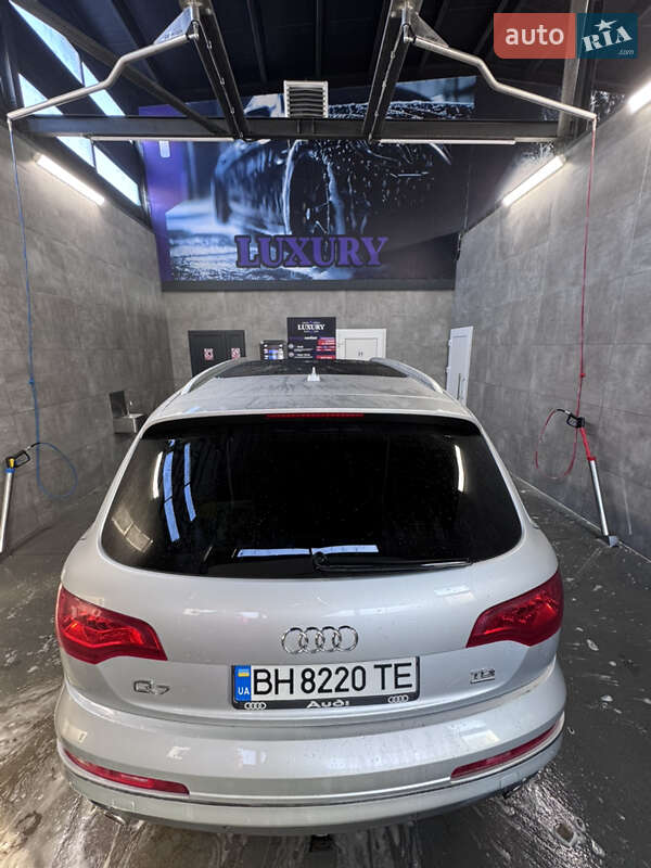 Внедорожник / Кроссовер Audi Q7 2015 в Подольске