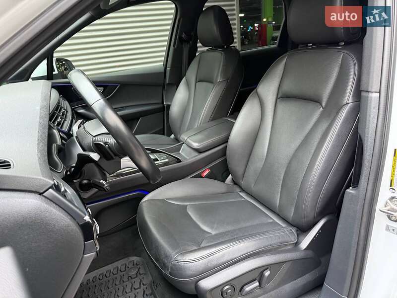 Внедорожник / Кроссовер Audi Q7 2016 в Киеве