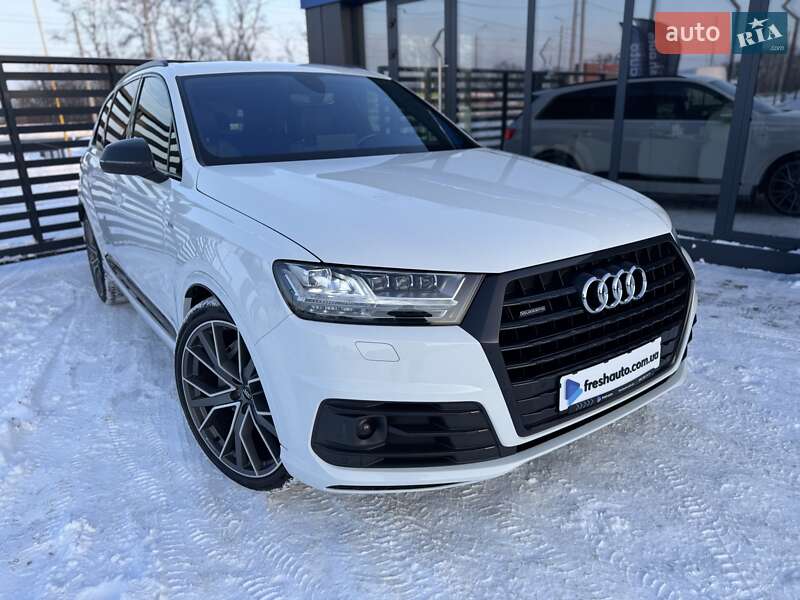 Внедорожник / Кроссовер Audi Q7 2017 в Ровно