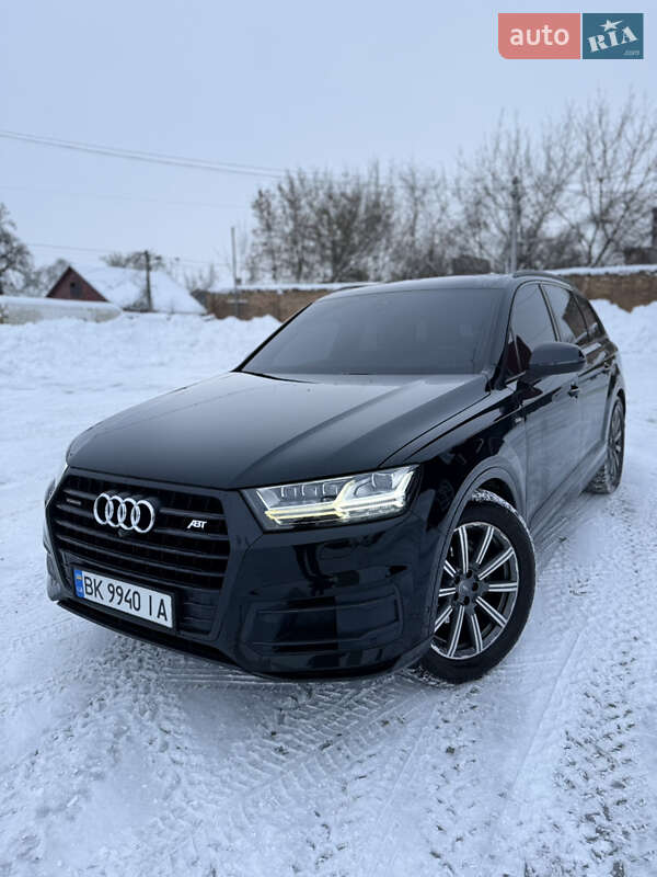 Внедорожник / Кроссовер Audi Q7 2017 в Дубно