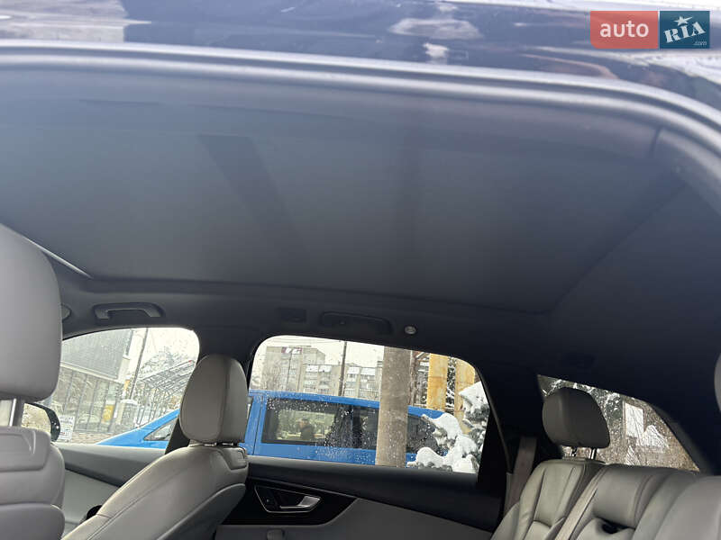 Внедорожник / Кроссовер Audi Q7 2017 в Новояворовске