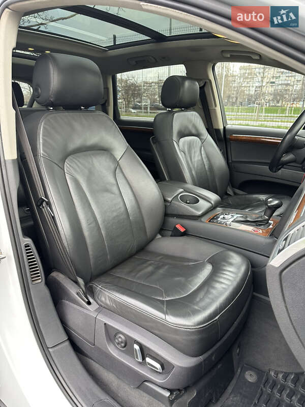 Внедорожник / Кроссовер Audi Q7 2014 в Киеве