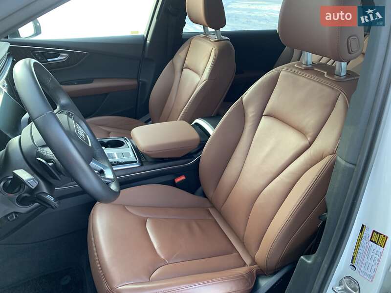 Позашляховик / Кросовер Audi Q7 2023 в Рівному