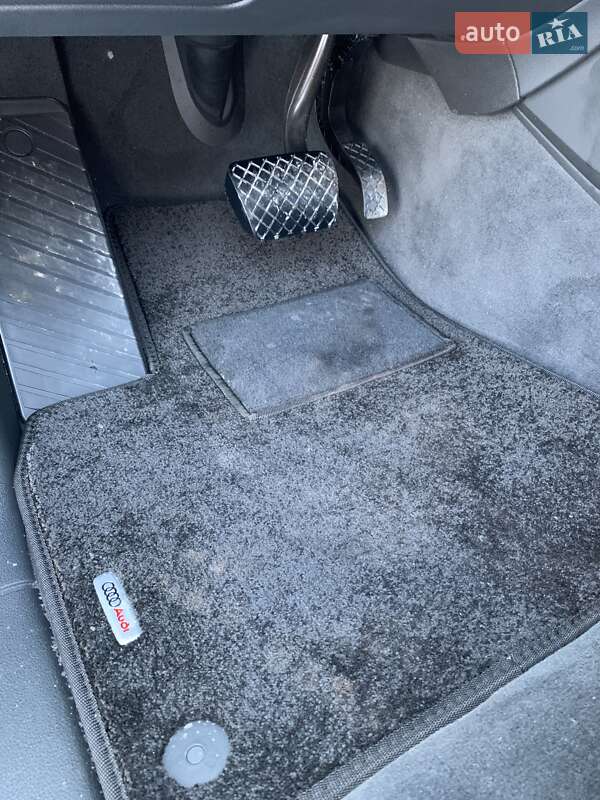 Позашляховик / Кросовер Audi Q7 2023 в Рівному