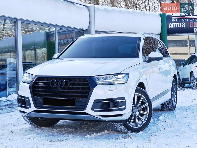 Позашляховик / Кросовер Audi Q7 2018 в Дніпрі