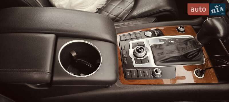 Внедорожник / Кроссовер Audi Q7 2015 в Новоднестровске