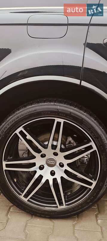 Внедорожник / Кроссовер Audi Q7 2015 в Новоднестровске