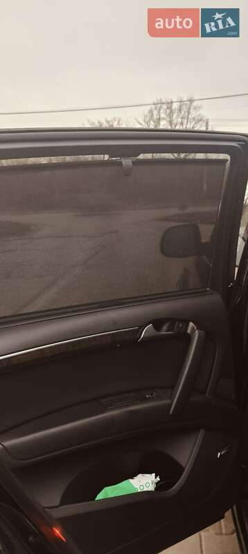 Внедорожник / Кроссовер Audi Q7 2015 в Новоднестровске