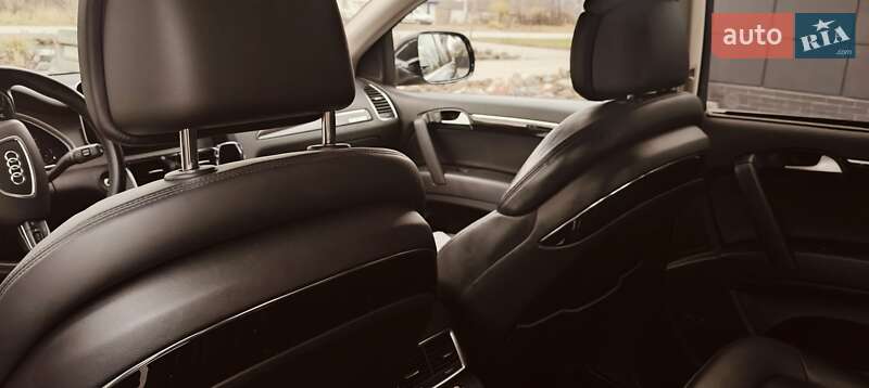 Внедорожник / Кроссовер Audi Q7 2015 в Новоднестровске