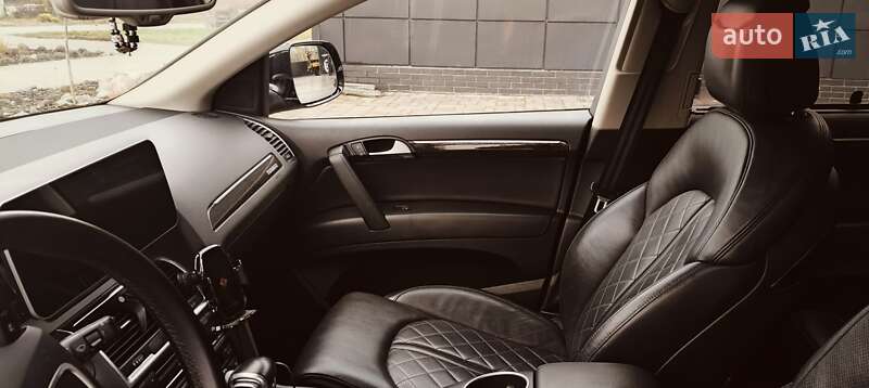Внедорожник / Кроссовер Audi Q7 2015 в Новоднестровске