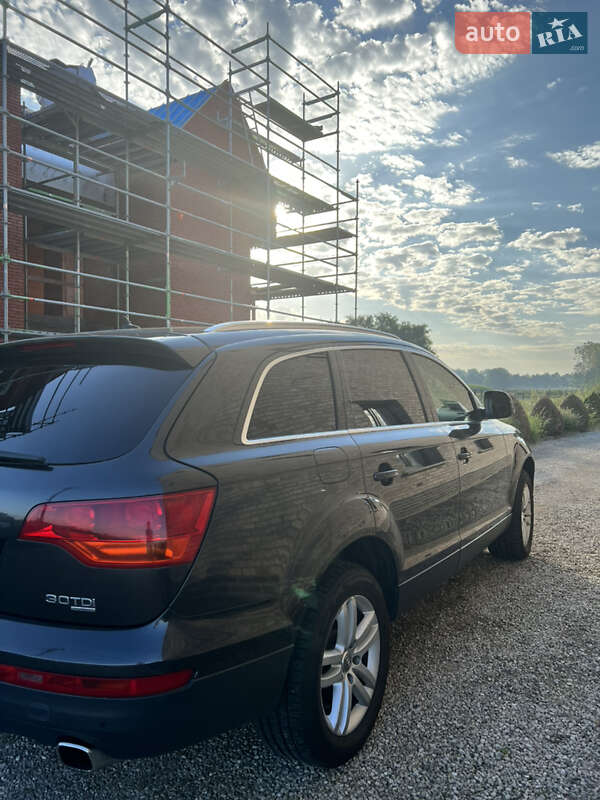 Внедорожник / Кроссовер Audi Q7 2006 в Черновцах