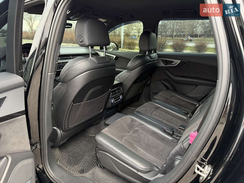 Внедорожник / Кроссовер Audi Q7 2016 в Запорожье