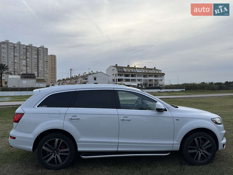 Позашляховик / Кросовер Audi Q7 2014 в Самборі