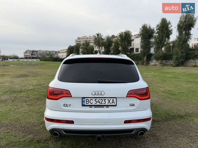 Позашляховик / Кросовер Audi Q7 2014 в Самборі