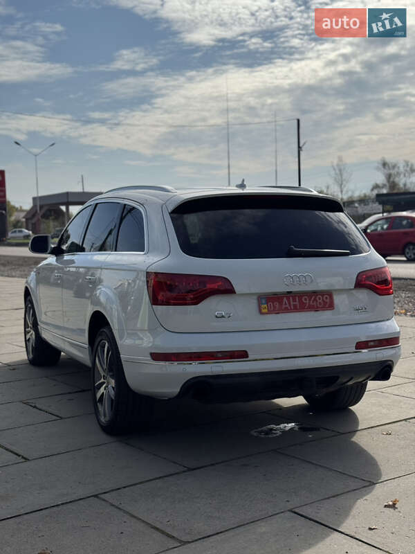 Позашляховик / Кросовер Audi Q7 2015 в Хусті