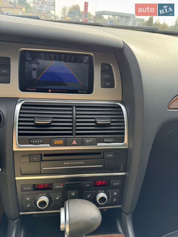 Позашляховик / Кросовер Audi Q7 2015 в Хусті