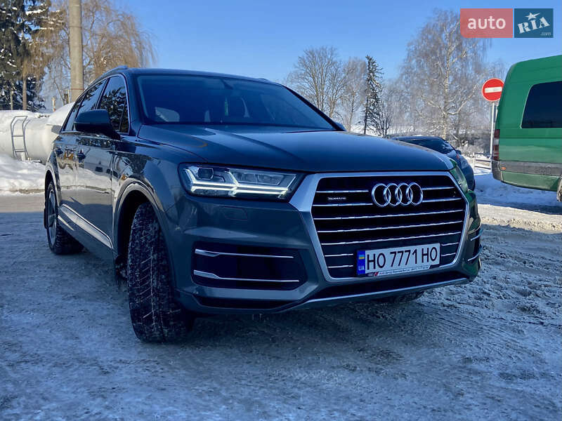 Внедорожник / Кроссовер Audi Q7 2017 в Тернополе