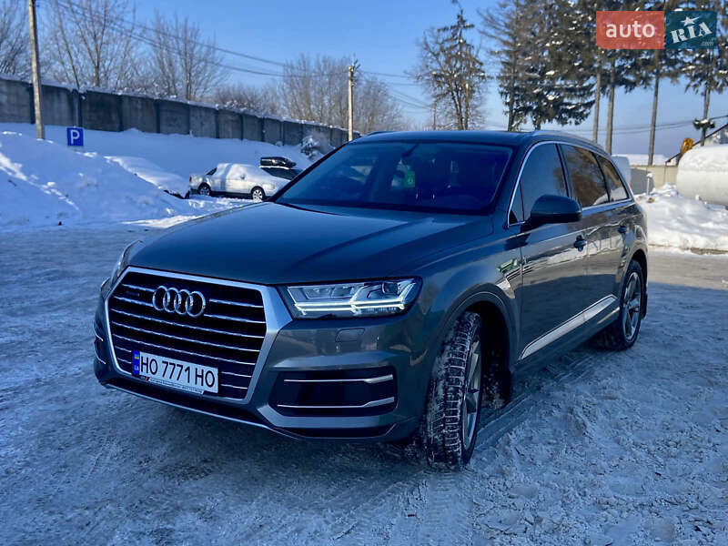Внедорожник / Кроссовер Audi Q7 2017 в Тернополе