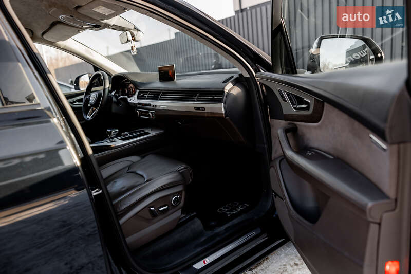 Внедорожник / Кроссовер Audi Q7 2016 в Житомире