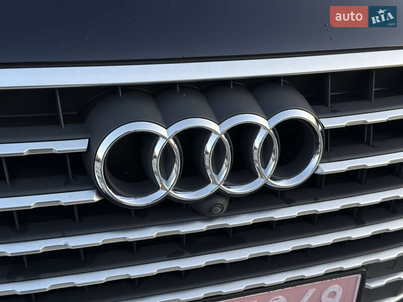 Внедорожник / Кроссовер Audi Q7 2016 в Киеве