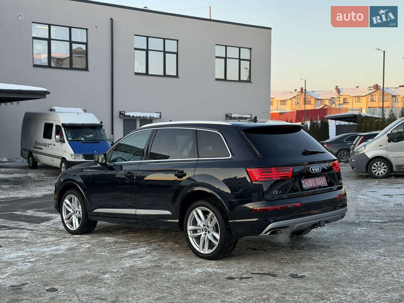 Внедорожник / Кроссовер Audi Q7 2016 в Киеве