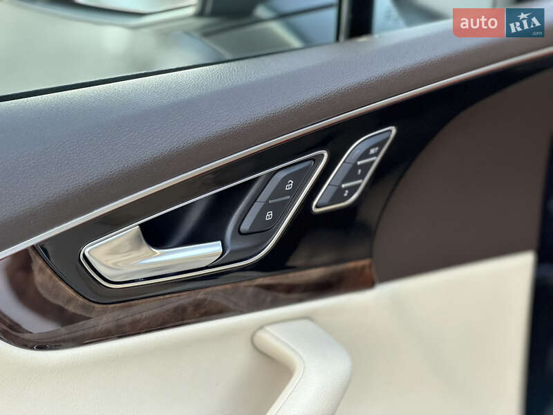 Внедорожник / Кроссовер Audi Q7 2016 в Киеве