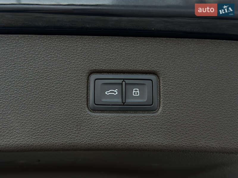 Внедорожник / Кроссовер Audi Q7 2016 в Киеве