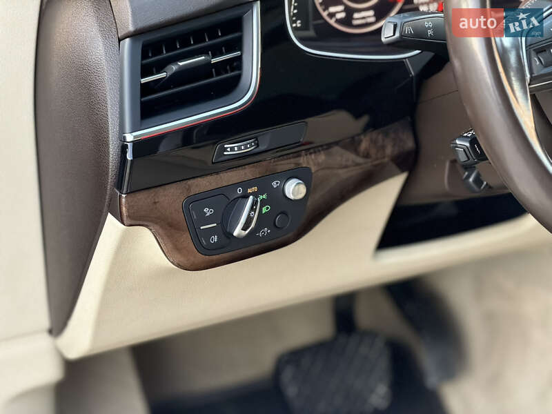 Внедорожник / Кроссовер Audi Q7 2016 в Киеве