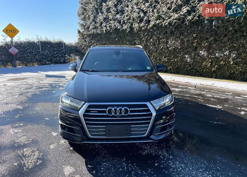 Внедорожник / Кроссовер Audi Q7 2018 в Ровно