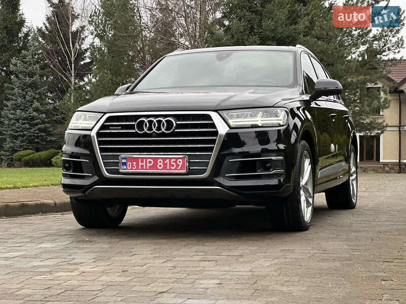 Внедорожник / Кроссовер Audi Q7 2017 в Сарнах