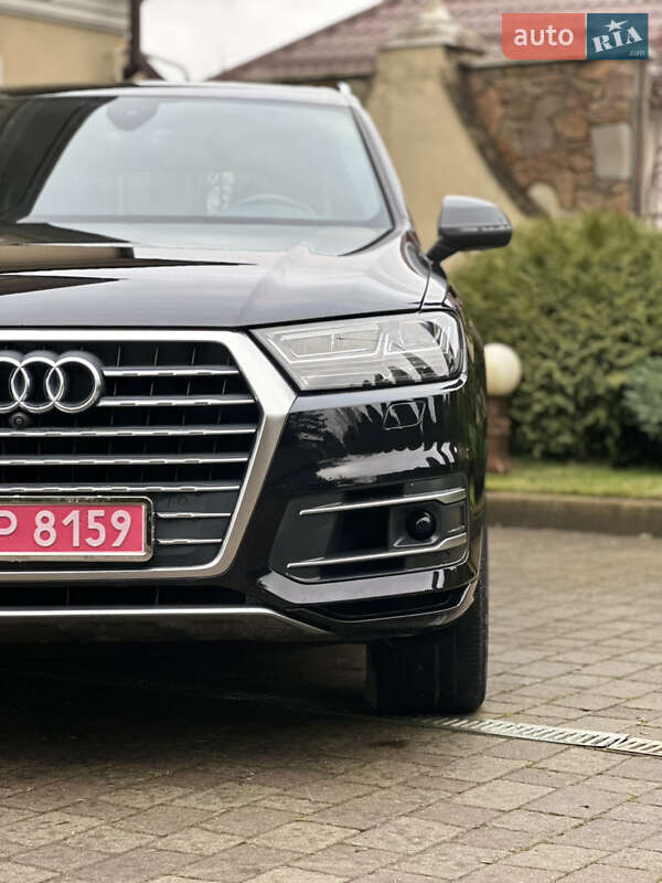 Внедорожник / Кроссовер Audi Q7 2017 в Сарнах