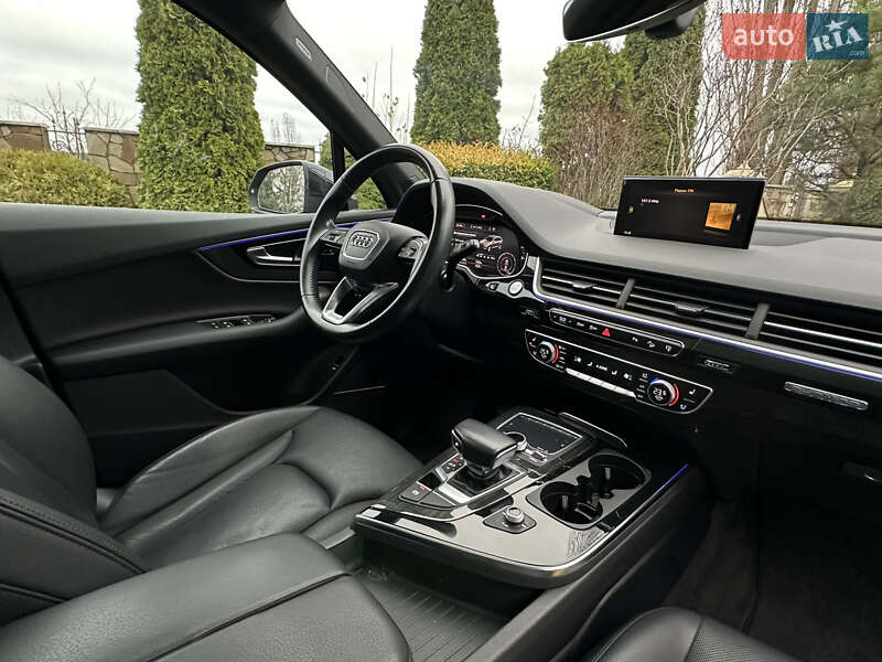 Внедорожник / Кроссовер Audi Q7 2017 в Сарнах