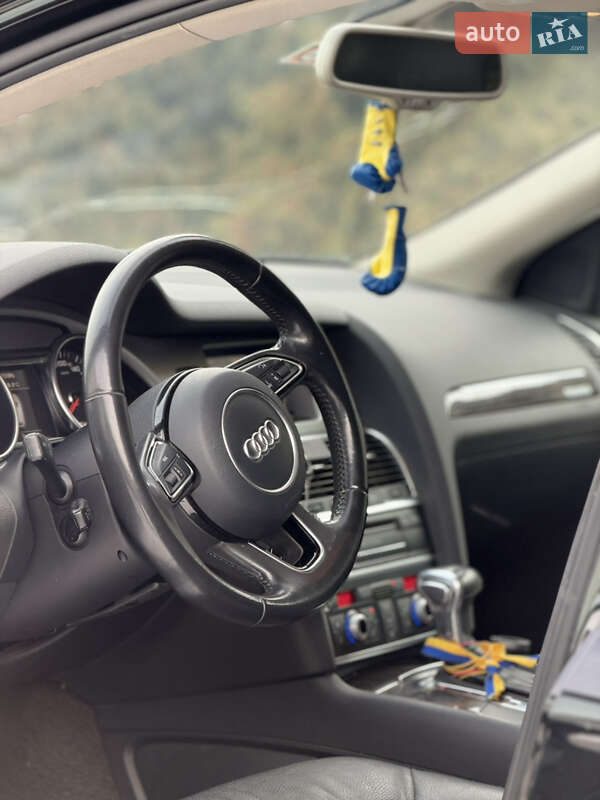 Внедорожник / Кроссовер Audi Q7 2015 в Кривом Роге