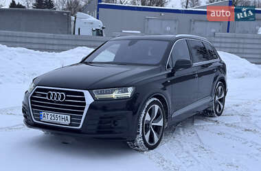 Позашляховик / Кросовер Audi Q7 2017 в Рівному