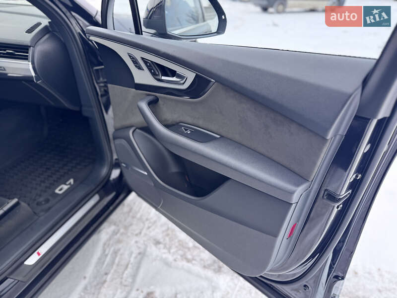Позашляховик / Кросовер Audi Q7 2017 в Рівному фото 43 Позашляховик / Кросовер Audi Q7 2017 в Рівному